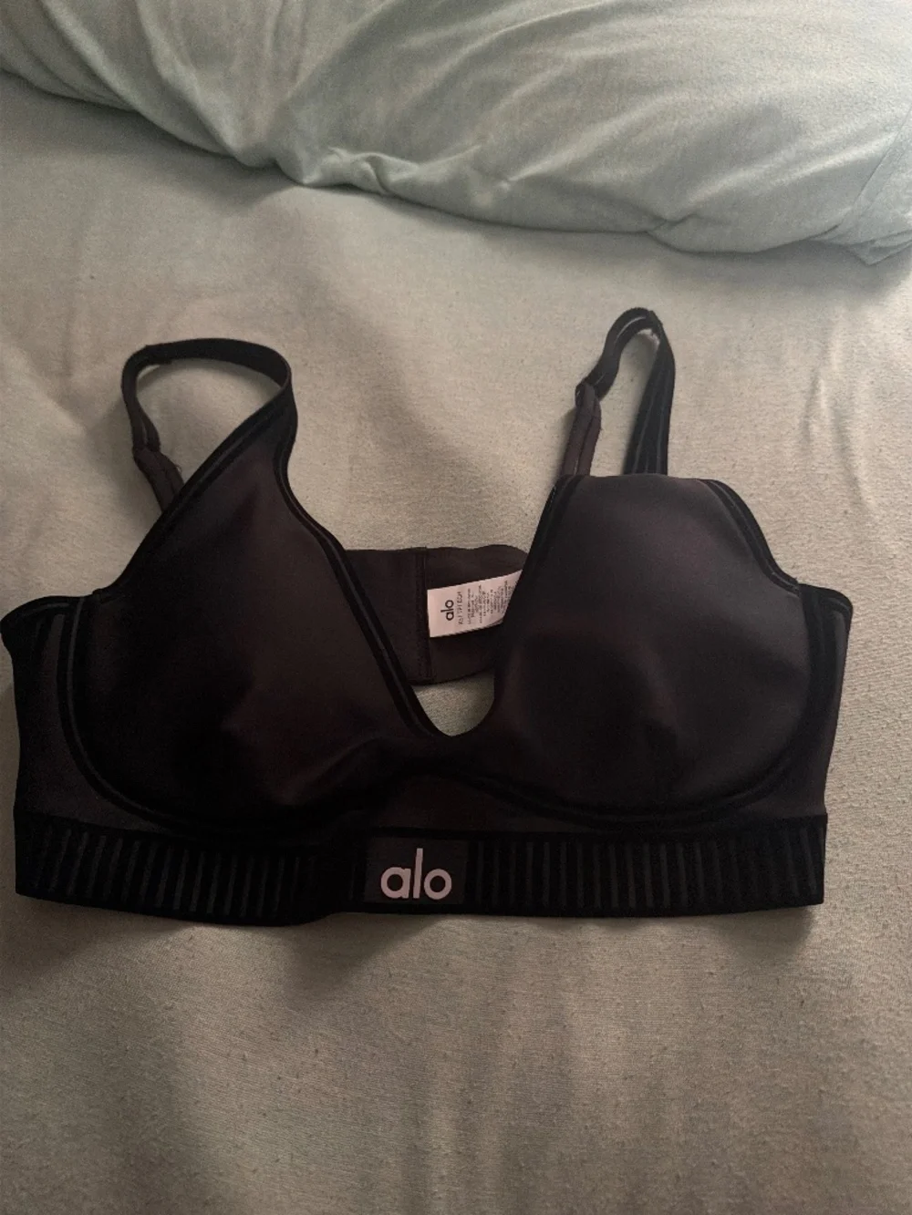 alo yoga bra